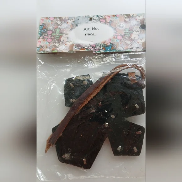 Western-Inspired Ceramic Frame with Saddle Charm Crosses – Fits 4x6 Photo - Picture 7 of 9